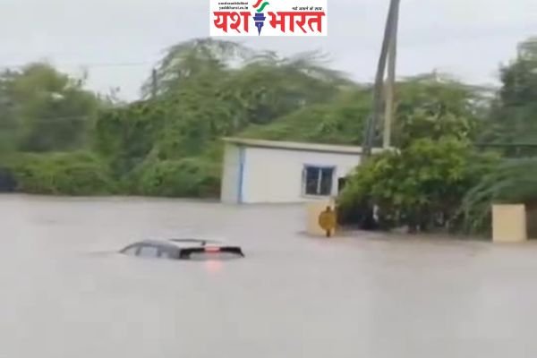 पुलिस चौकी बह गई... जान बचाकर भागे पुलिस कर्मी....… देखे….VIDEO … 1 एयर इंडिया का विमान हादसे का शिकार होते होते बचा 71