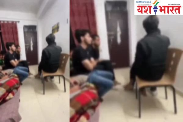जूनियर छात्र को बेल्ट से बुरी तरह पीटा, वीडियो वायरल होने के बाद 3 आरोपी गिरफ्तार 1 Add a heading 12