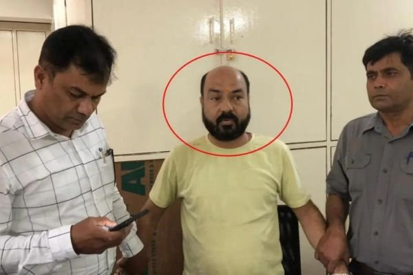 लोक शिक्षण संचालनालय में पदस्थ बाबू को 25 हजार की रिश्वत लेते रंगेहाथ पकड़ा: लोकायुक्त पुलिस ने बड़ी कार्रवाई 1 Add a heading 9 1