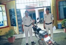 बाइक में हो रही थी अवैध शराब की तस्करी, बंडोल पुलिस ने दी दबिश.... मच गया हड़कंप.... पढें पूरी खबर 14 Screenshot 2024 09 15 11 04 51 910 com.whatsapp