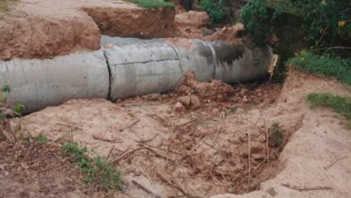 हल्की बारिश में पुलिया बही, मौहर टोला के ग्रामीण 6 किलोमीटर की लंबी दूरी तय करने को मजबूर 6 Screenshot 2024 09 17 19 31 14 237 com.whatsapp