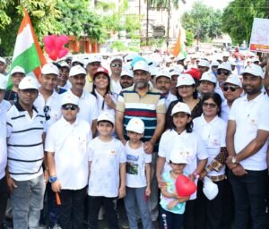 स्वस्थ दिल का राज "वर्ल्ड हार्ट डे 2024” प्रतिदिन 40 मिनट्स का समय अपने हृदय के लिये ज़रूर दीजिए,मुस्कुराते रहिए चलते रहिए दिल धड़कने दीजिए ,विश्व हृदय दिवस पर गोल्डन अस्पताल से निकली जागरूकता रैली 2 Screenshot 2024 09 29 14 16 41 77 92460851df6f172a4592fca41cc2d2e6