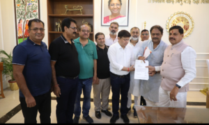मंडी टैक्स में छूट को लेकर भोपाल में मुख्यमंत्री से मिले कटनी के दाल मिल संचालक, विधायक संदीप जायसवाल ने कराई सीएम से मुलाकात 2 Screenshot 20240924 225439 WhatsApp2