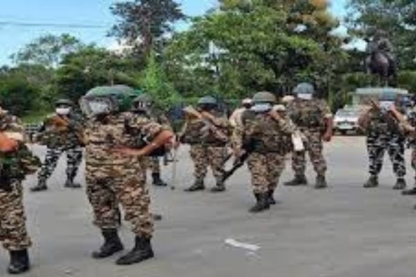 मणिपुर में हाई अलर्ट! म्यांमार से दाखिल हुए 900 ट्रेंड कुकी उग्रवादी, टारगेट पर मैतई गांव 1 गांव में न चूल्हे जले न आंसू रुके 33