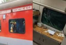 गांव में न चूल्हे जले न आंसू रुके 73