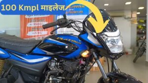 95 किलोमीटर प्रति लीटर माइलेज वाली New Bajaj Platina 100 बिक्री पर, ग्राहकों की भीड़ 2 New Bajaj Platina 100 with 95 kmpl mileage on sale, crowd of customers