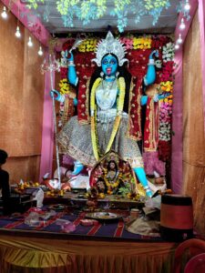 मध्यरात्रि तक सड़कों पर जनसैलाब, शबाब पर पहुंचा कटनी का दुर्गोत्सव, मां के विविध स्वरूपों को अपलक निहारते रहे लोग 2 IMG 20241011 004418152 HDR