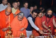 दीपावली की पूर्व संध्या पर 51 हजार दीपों की रोशनी से जगमग हुआ गौरीघाट 11 IMG 20241030 212648