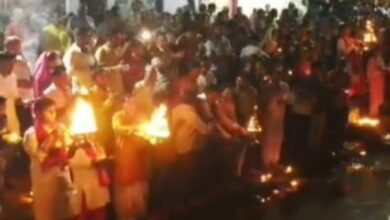 सर्वपितृ अमावस्या में बैनगंगा तट लखनवाड़ा पर आरती कर किया गया दीप दान : पूजन के बाद भंडारे का हुआ आयोजन 9 Screenshot 2024 10 03 14 54 10 110 com.whatsapp