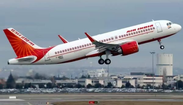 इमरजेंसी लैंडिंग से बचीं 200 यात्रियों की जान, ईधन खत्म होने से पहले लखनऊ में उतरा विमान 1 इजरायल की बमबारी से 51