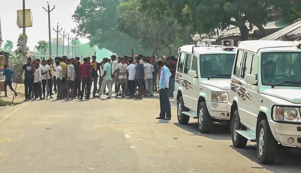 इजरायल की बमबारी से 8