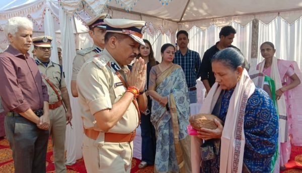 पुलिस शहीद दिवस पर शहादत को प्रणाम, वीर नारियों का सम्मान 1 इजरायल की बमबारी से 9 1