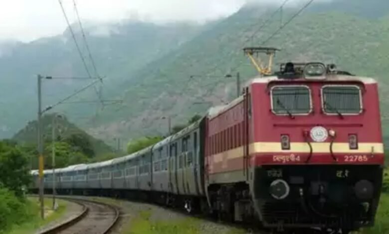 अब हरिद्वार में ट्रेन उड़ाने की साजिश, देहरादून रेलवे ट्रैक पर डेटोनेटर मिलने से मचा हड़कंप 1 कुछ नशा तिरंगे की आन का है कुछ नशा मातृभूमि की शान का है 5 1