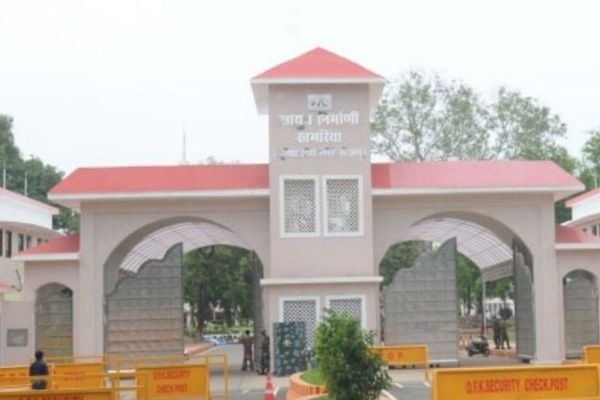 JABALPUR NEWS: खमरिया में विस्फोट, दहल गया पूरा क्षेत्रः बचाव कार्य में जुटा फेक्टरी प्रबंधन 1 गांव में न चूल्हे जले न आंसू रुके 19 1