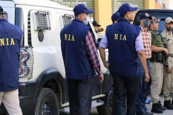 NIA का पांच राज्यों में बड़ा एक्शन: टेरर फंडिंग मामले में 22 ठिकानों पर छापेमारी, महाराष्ट्र से 4 संदिग्ध हिरासत में 1 गांव में न चूल्हे जले न आंसू रुके 23