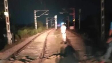 गांव में न चूल्हे जले न आंसू रुके 26