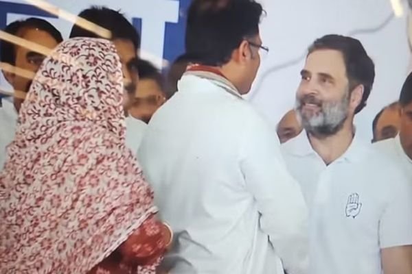 हरियाणा में BJP को बड़ा झटका, अशोक तंवर कांग्रेस में लौटे; घंटेभर पहले भाजपा के लिए मांग रहे थे वोट 1 गांव में न चूल्हे जले न आंसू रुके 3 1