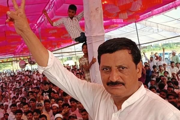 दंगों के दागी’ मामन खान को हरियाणा में मिली सबसे बड़ी जीत, दिग्गजों से ज्यादा मिले वोट 1 गांव में न चूल्हे जले न आंसू रुके 41