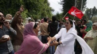 गांव में न चूल्हे जले न आंसू रुके 45