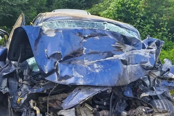 हाईवे पर भीषण सड़क हादसा,डंपर में घुसी कार, 4 की मौत 1 गांव में न चूल्हे जले न आंसू रुके 51