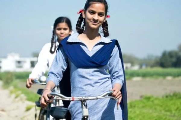 4.50 लाख लड़कियों के लिए मोहन सरकार ने खोला पिटारा, इन छात्रों को मिलेगी नि:शुल्क साइकिल 1 गांव में न चूल्हे जले न आंसू रुके 55