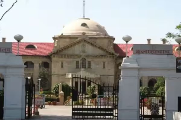 हाईकोर्ट का बड़ा फैसला, संदेह के आधार पर 17 साल जेल में रहे शख्स को दी आजादी 1 गांव में न चूल्हे जले न आंसू रुके 6 2