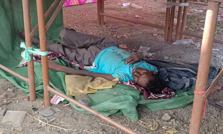 गोरखपुर पटाखा बाजार में मिली अज्ञात व्यक्ति की लाश 1 IMG 20241101 WA0015