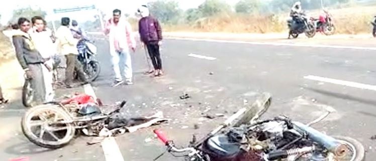 Jabalpur MP head on collision motorcycles one dead two