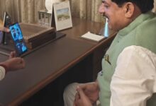मुख्यमंत्री डॉ मोहन यादव ने फिल्म द साबरमती रिपोर्ट में लीड एक्टर विक्रांत मैसी से वीडियो कॉल के जरिए बात की , कहा - मध्य प्रदेश में है फिल्म निर्माण की अपार संभावनाएं 7 Screenshot 2024 11 20 13 11 03 084 com.whatsapp