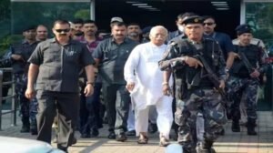 एसपीजी और लोकल पुलिस के घेरे में कटनी पहुंचे संघ प्रमुख डॉ मोहन भागवत, कटनी में बिताया एक घंटे का वक्त, चुनिंदा लोग ही मिल पाए सर संघ चालक से 2 images 18 8