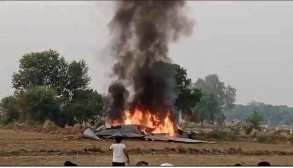 आगरा में एयरफोर्स का लड़ाकू विमान क्रैश, पायलट ने कूदकर बचाई जान 1 इजरायल की बमबारी से 34