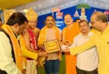 इजरायल की बमबारी से 65