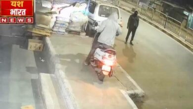 40 सेकंड में भाजपा नेता के घर से स्कूटी चोरी... देखें वीडियो... 7 इजरायल की बमबारी से 88