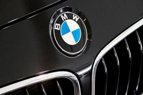 सैलरी 13 हजार, गर्लफ्रेंड के लिए खरीदा 4BHK फ्लैट; BMW से चलता था ठेके पर रखा कर्मचारी 1 Add a heading 85 1