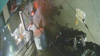 हिस्ट्रीशीटर पति ने दो दर्जन से अधिक बदमाशों के साथ अपने ही घर पर पत्नी बेटे और बहू पोते पर किया हमला : पत्नी से लेना चाहता था तलाक , मामले की जांच जारी 9 Screenshot 2024 12 03 22 50 44 927 com.whatsapp