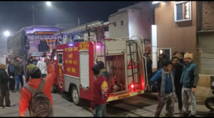 इंदौर जा रही बस में आग से हड़कंप, जगन्नाथ चौक में बड़ी दुर्घटना टली 2 Screenshot 20241223 214910 WhatsApp2