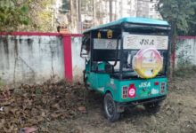 स्कूल बस की टक्कर से ई-रिक्शा चालक की मौत 13 Add a heading 2025 01 20T055118.110