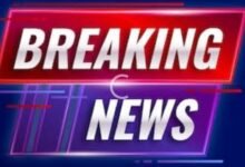 सागर में मंदिर तोड़ने का मामला : तनावपूर्ण स्थिति के बीच शहर के अधिकांश बाजार रहे पूरी तरह बंद, फ्लैगमार्च के दौरान नारेबाजी करने आई भीड़ को पुलिस ने लाठी चार्ज कर खदेड़ा : विवादित कोतवाली थाना प्रभारी को हटाया 12 Screenshot 2024 12 31 23 21 25 233 com.google.android.apps .photos 3