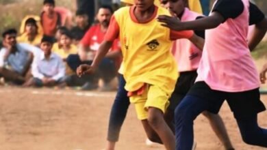 फुटबॉल लीग प्रतियोगिता : मोहगॉव में राजा हृदय शाह फुटबॉल लीग के 5वें संस्कोरण के फाईनल राउण्डल में दलदला और पातादेई के बीच हुआ मैच 9 Screenshot 2025 01 01 10 43 35 330 com.whatsapp