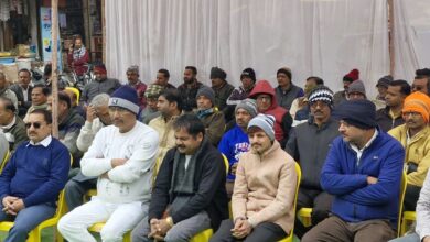 सागर में हुए घटनाक्रम का विरोध : स्वर्णकार समाज के आवाहन पर सर्राफा संघ ने बाजार बंद कर दिया धरना 8 Screenshot 2025 01 06 18 28 16 676 com.whatsapp