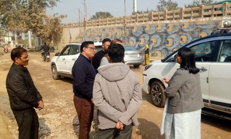 एजी ऑफिस पुल से पहले की सड़क एक हफ्ते के भीतर मोटरेबल बनाएं : कलेक्टर श्रीमती चौहान 1 Screenshot 2025 01 19 19 20 59 582 com.whatsapp