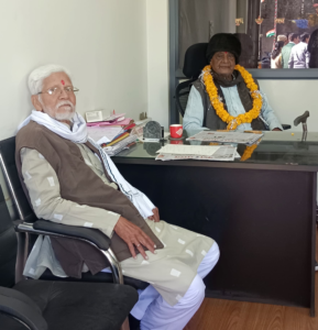 यशभारत कार्यालय में उल्लास के साथ मनाई गई गणतंत्र दिवस की वर्षगांठ, वरिष्ठ पत्रकार कृष्णकांत अग्निहोत्री भोलाबाबू ने किया ध्वजारोहण 3 Screenshot 20250126 113103 WhatsApp2
