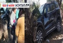 "प्रयागराज" से "जबलपुर" लौट रहे अग्रवाल परिवार की स्कॉर्पियो पेड़ में जा घुसी, मासूम बच्ची समेत 2 की मौत 11 02 1