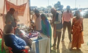 रीवा में रायपुर से लेकर चाकघाट बॉर्डर तक जाम के हालात : तीर्थ यात्रियों को कराया जा रहा भोजन एवं जल का वितरण 2 IMG 20250210 WA0089