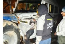 अयोध्या से दर्शन कर लौट रहे कर्नाटक के श्रद्धालुओं की ट्रैवलर और ट्रैक्टर में सीधी भिड़ंत : श्रद्धालुओं को आईं चोटें 10 IMG 20250206 132124