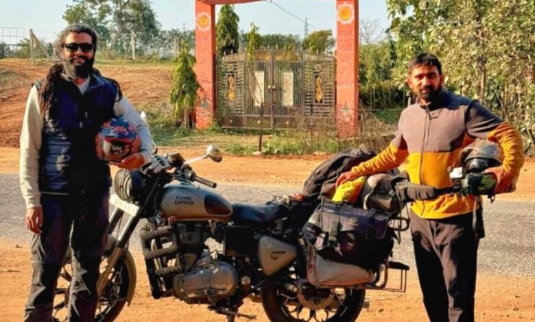 भक्ति की शक्ति : महाकुंभ पहुंचे दो युवक, माँ नर्मदा की महिमा से प्रभावित होकर अचानक निकल पड़े नर्मदा परिक्रमा पर . ... हुए भाव विभोर 1 Screenshot 2025 02 03 11 15 03 799 com.whatsapp