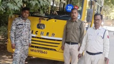 शहर में स्कूल बसों की फिटनेस जाँचने के लिये विशेष मुहिम जारी : तीन बसों पर लगाया जुर्माना 10 Screenshot 2025 02 06 20 29 38 974 com.whatsapp