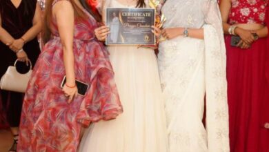 मिसेज क्वीन ऑफ हार्ट इवेंट का प्रथम रनरअप खिताब से नवाजी गई मंडला की प्रज्ञा नीरज चंदानी 6 Screenshot 2025 02 19 10 39 44 094 com.whatsapp