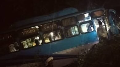 सीधी में भीषण सड़क हादसा : बारातियों की बस खाई में गिरी, एक की मौत 7 Screenshot 2025 02 25 19 05 01 064 com.whatsapp