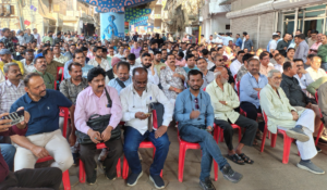 विधायक निवास के बाहर जमा व्यापारियों को एसपी रंजन ने पहुंचकर दी सुरक्षा की गारंटी। संदीप जायसवाल की दो टूक - शहर के हालत नहीं सुधरे तो भविष्य में भारी पड़ेगा आक्रोश, अल्टीमेटम की मियाद के आखिरी दिन राहुल बिहारी गिरफ्तार 3 Screenshot 20250205 201258 Photos2